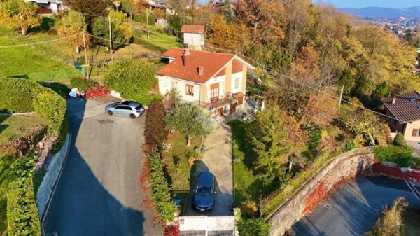 casa indipendente in vendita a Giaveno in zona Villa