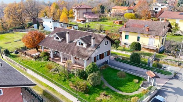 casa indipendente in vendita a Giaveno in zona Villa