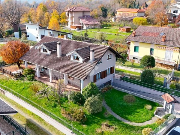 casa indipendente in vendita a Giaveno in zona Villa