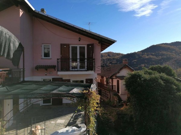 casa indipendente in vendita a Giaveno in zona Villa