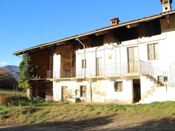 casa indipendente in vendita a Giaveno