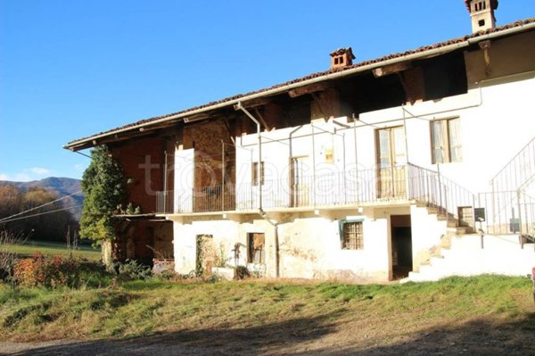 casa indipendente in vendita a Giaveno