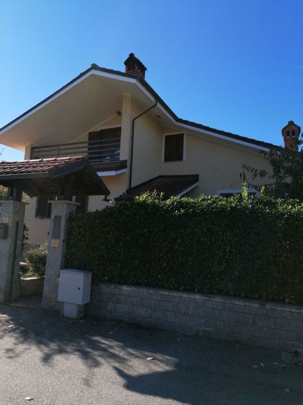 casa indipendente in vendita a Giaveno in zona Villa
