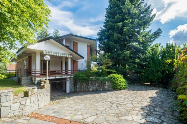 casa indipendente in vendita a Giaveno in zona Villa