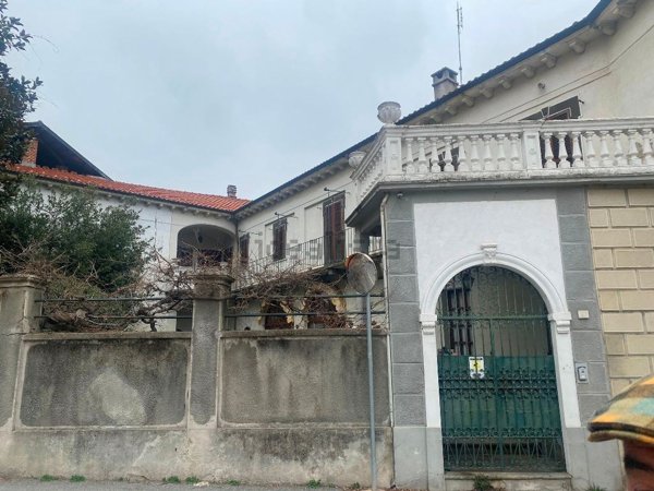 casa indipendente in vendita a Giaveno