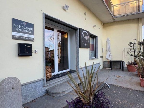 negozio in vendita a Giaveno in zona Sala