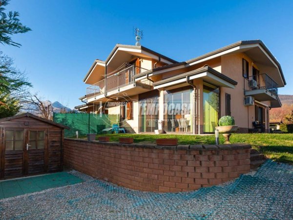 casa indipendente in vendita a Giaveno in zona Villa