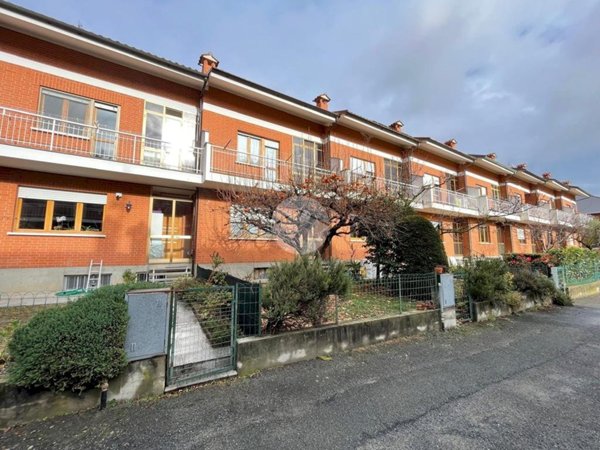 casa indipendente in vendita a Giaveno in zona Villa