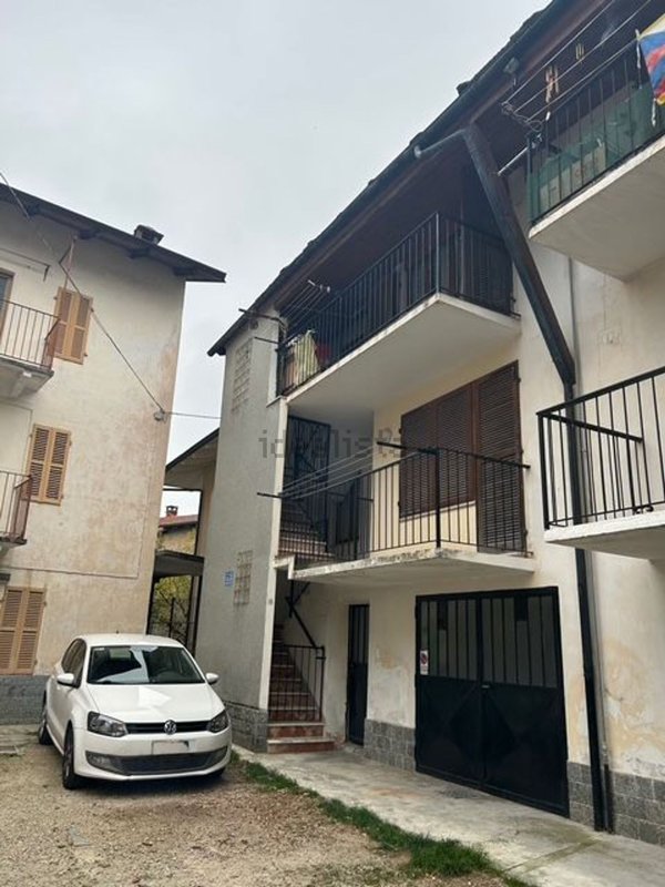 appartamento in vendita a Giaveno in zona Selvaggio