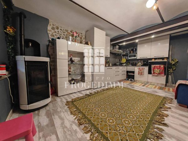 casa indipendente in vendita a Giaveno