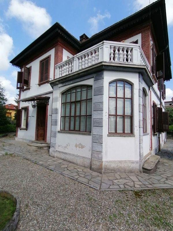casa indipendente in vendita a Giaveno in zona Villa