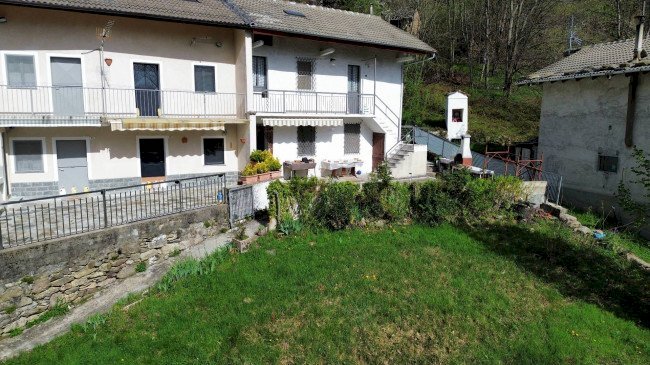 casa indipendente in vendita a Giaveno