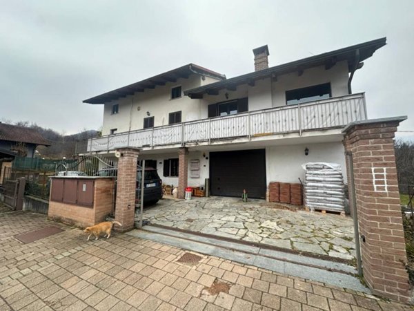 casa indipendente in vendita a Giaveno in zona Villa