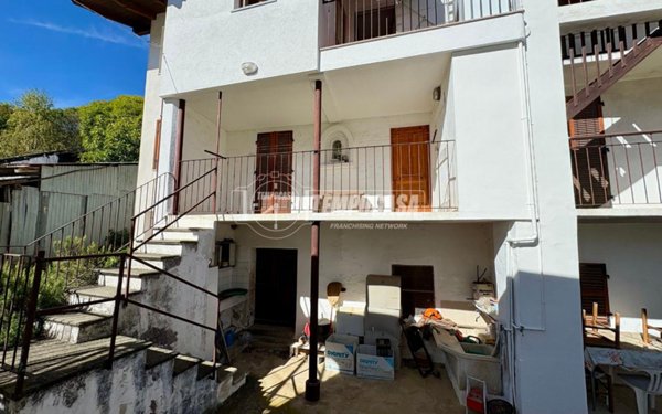 appartamento in vendita a Giaveno in zona Maddalena