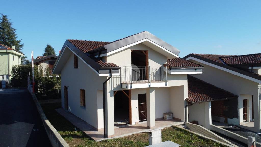 casa indipendente in vendita a Giaveno in zona Villa