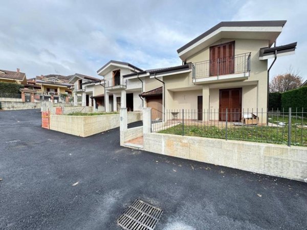 casa indipendente in vendita a Giaveno in zona Villa