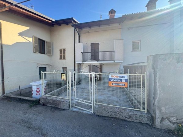 casa semindipendente in vendita a Giaveno