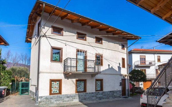 casa indipendente in vendita a Giaveno in zona Buffa