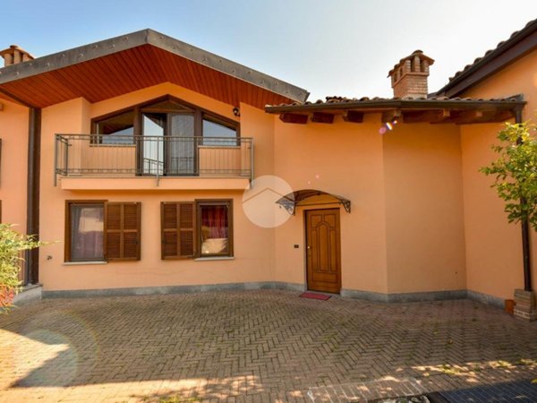 casa indipendente in vendita a Giaveno in zona Villa