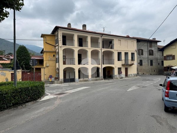 appartamento in vendita a Giaveno in zona Sala