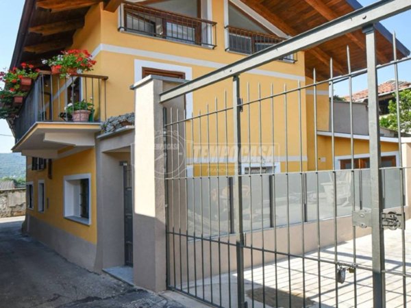 casa indipendente in vendita a Giaveno in zona Villa