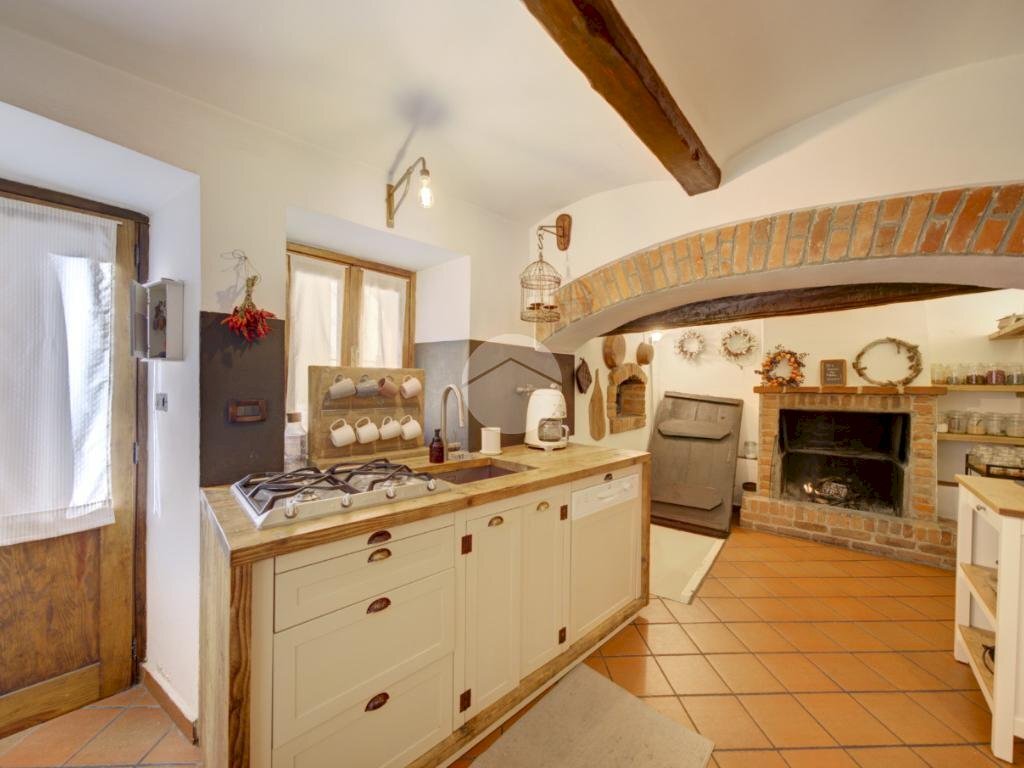 casa indipendente in vendita a Giaveno in zona Sala