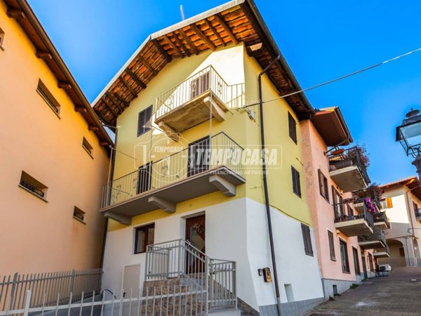 casa indipendente in vendita a Giaveno in zona Sala