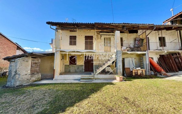casa indipendente in vendita a Giaveno in zona Villa