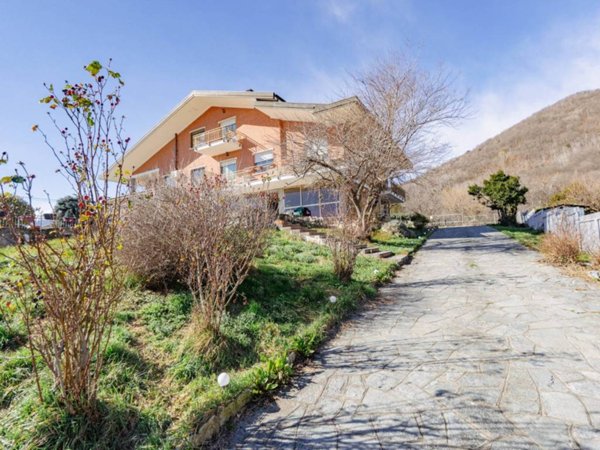 casa indipendente in vendita a Giaveno in zona Villa