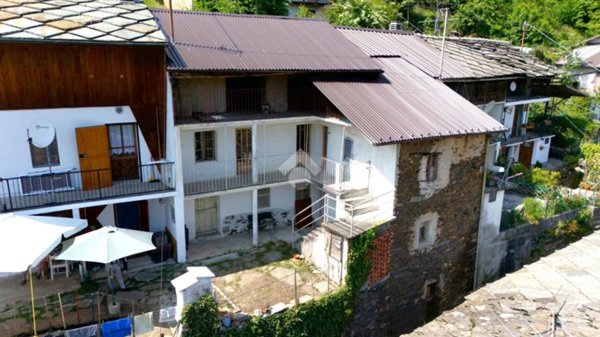 casa semindipendente in vendita a Giaveno