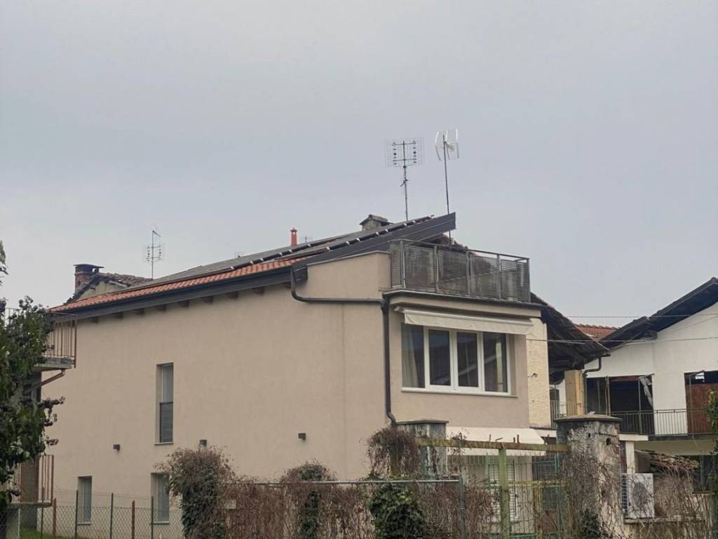 casa indipendente in vendita a Giaveno in zona Villa