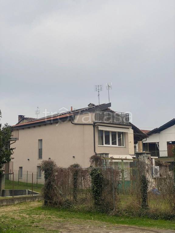 casa indipendente in vendita a Giaveno in zona Villa