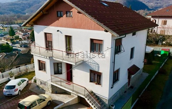 casa indipendente in vendita a Giaveno in zona Villa