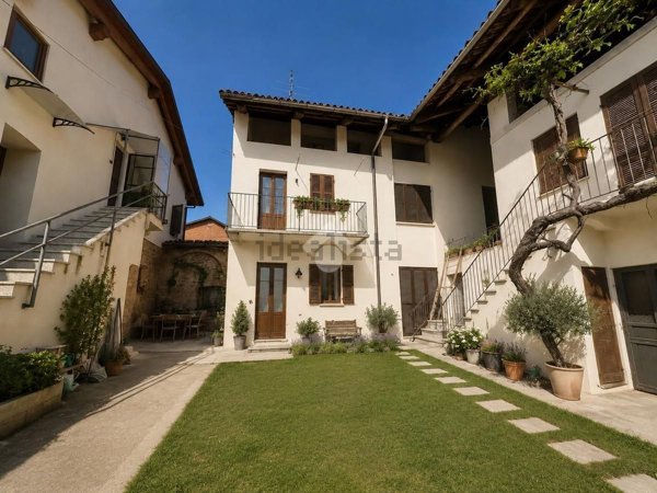 casale in vendita a Giaveno