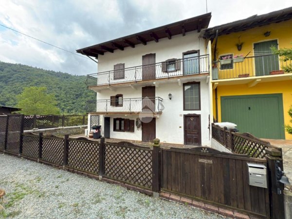 casa indipendente in vendita a Giaveno