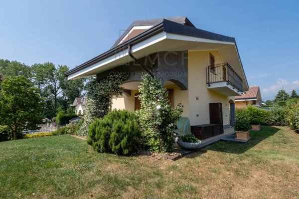 casa indipendente in vendita a Giaveno in zona Villa