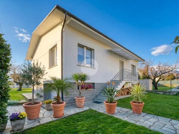 casa indipendente in vendita a Giaveno in zona Villa