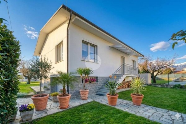 casa indipendente in vendita a Giaveno in zona Villa