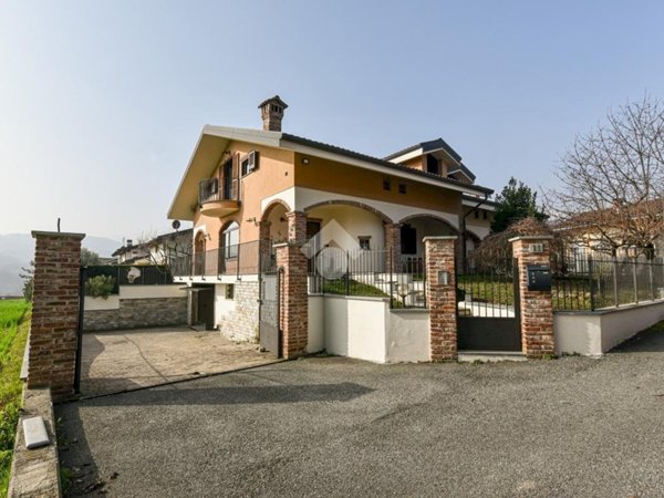 casa indipendente in vendita a Giaveno in zona Villa