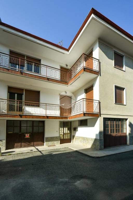 casa indipendente in vendita a Giaveno