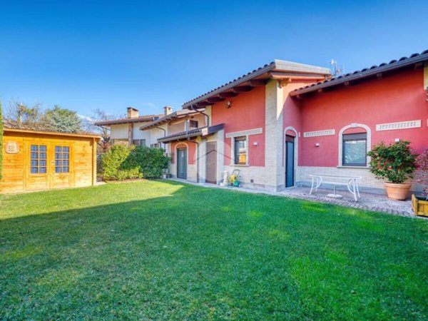 casa indipendente in vendita a Giaveno in zona Villa