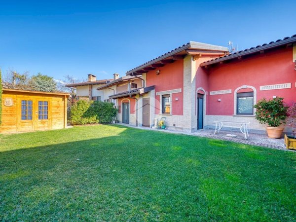 casa indipendente in vendita a Giaveno in zona Villa
