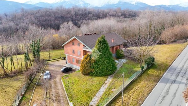 casa indipendente in vendita a Giaveno in zona Selvaggio