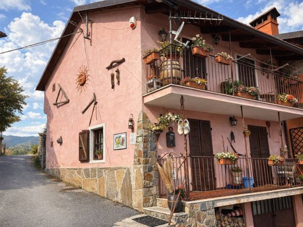 casa indipendente in vendita a Giaveno in zona Maddalena
