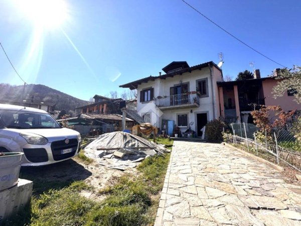 casa indipendente in vendita a Giaveno in zona Maddalena
