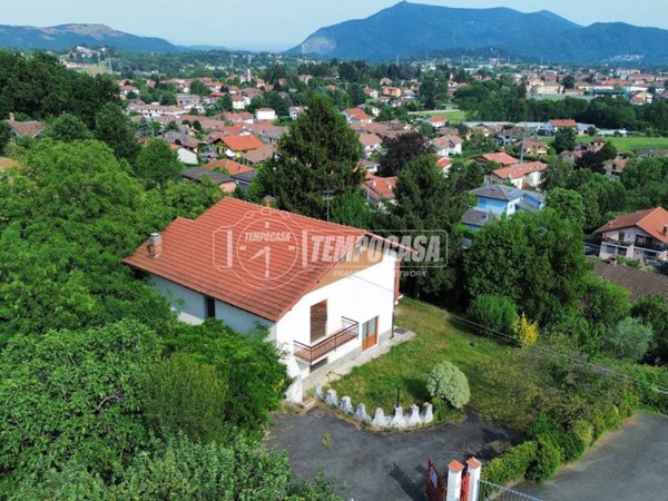 casa indipendente in vendita a Giaveno in zona Villa