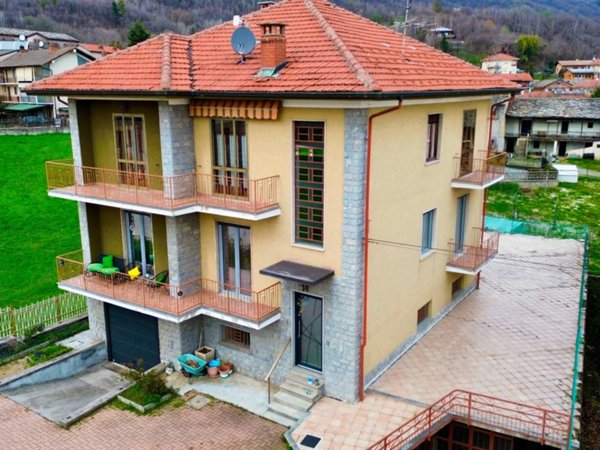 casa indipendente in vendita a Giaveno in zona Selvaggio