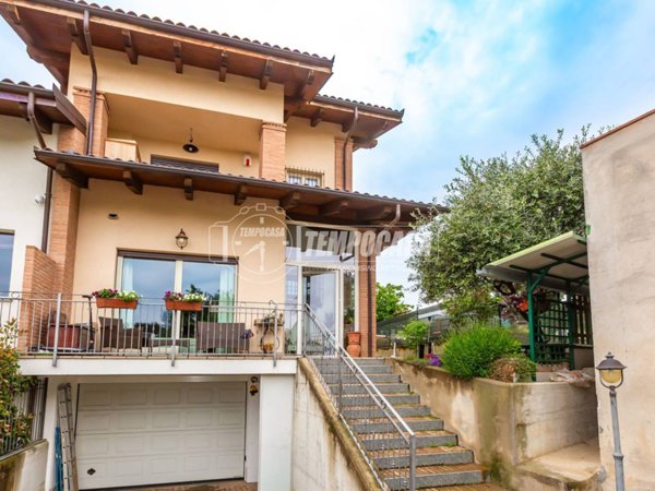 casa indipendente in vendita a Giaveno in zona Villa