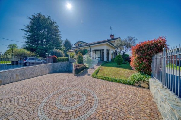 casa indipendente in vendita a Giaveno in zona Villa