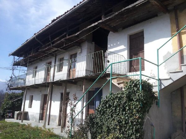 casa indipendente in vendita a Giaveno